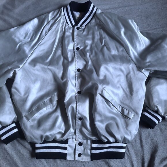 Lg King Louie Profit Embroidered Bomber Jacket- Silver, Sailboat Back 90s RetrO - Picture 2 of 11